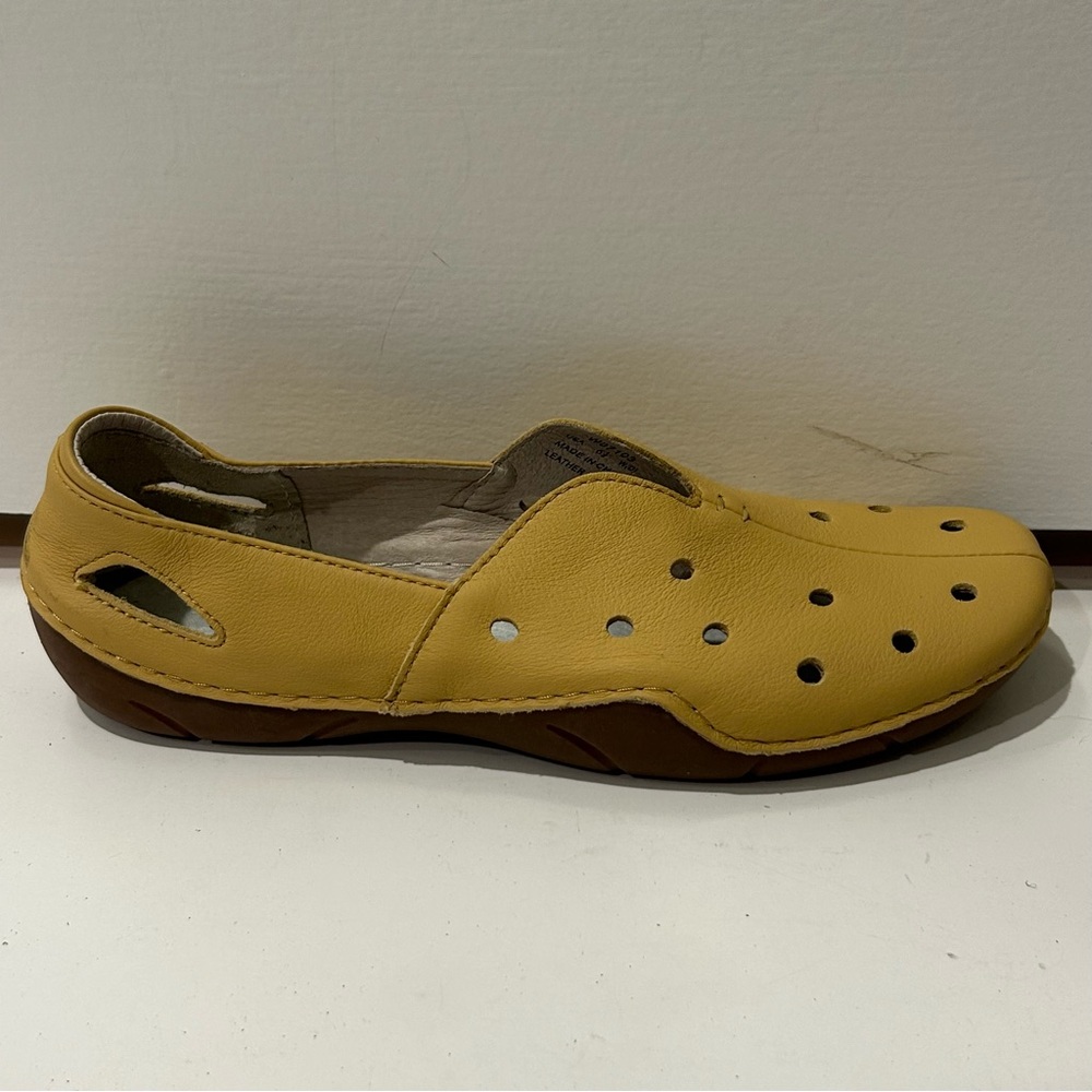 Propet Shoes - Picture 2 of 10